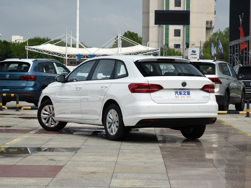 他们学暴徒占机场誓做“第二个香港”西方傻眼了_开云电竞(图4) 开云电竞中国