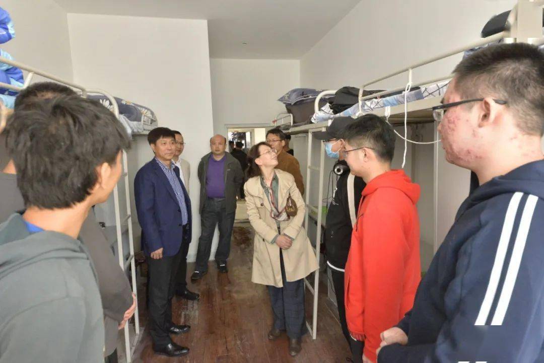 开云电竞官方网站_
汽车与交通学院向导班子走访新生寝室(图5)